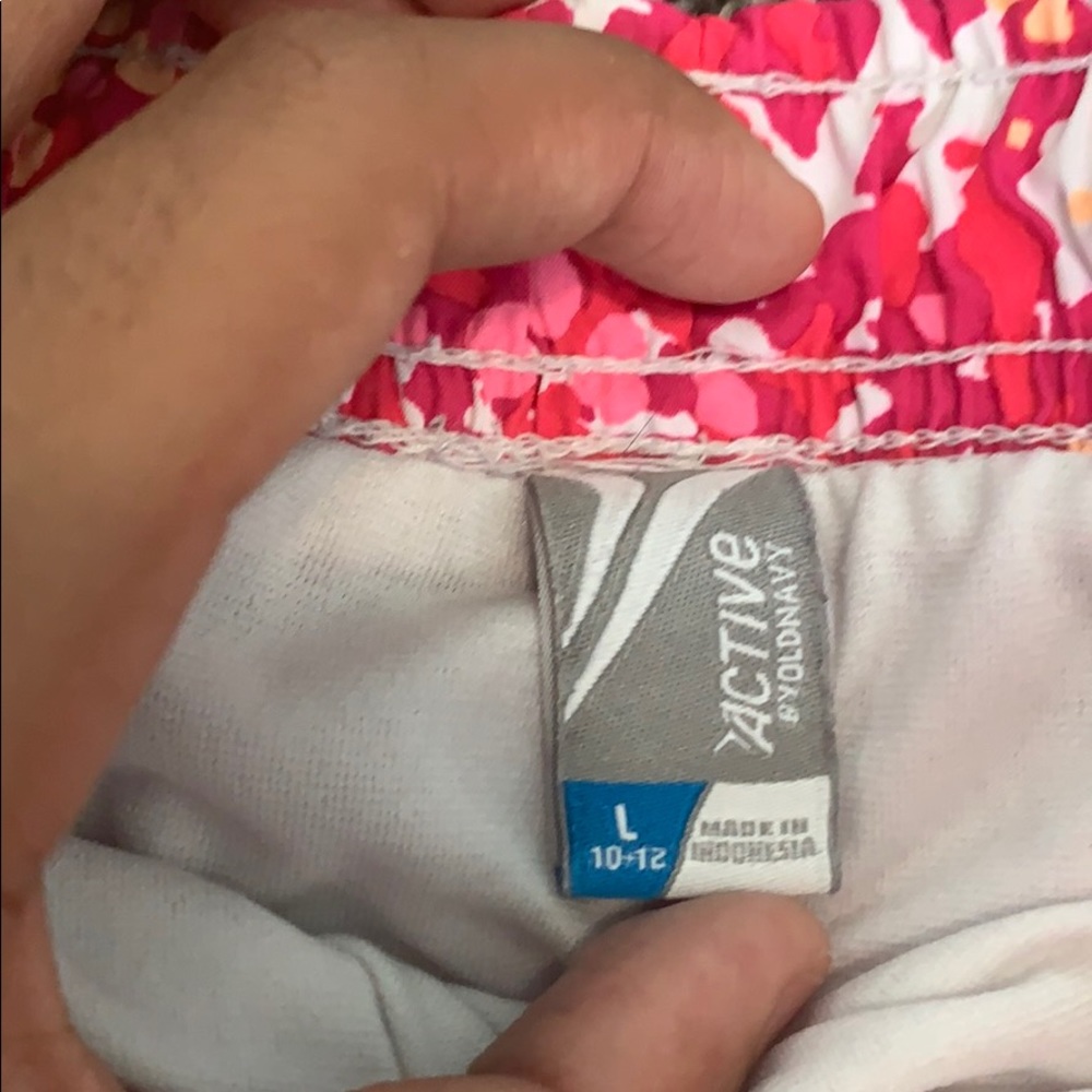 Girls active shorts - Picture 2 of 3